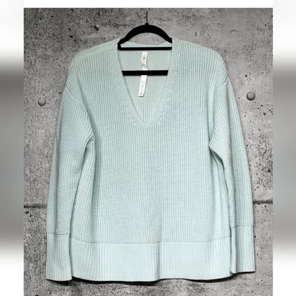 LULULEMON | MERINO WOOL V-NECK SWEATER MINT Green Sz M/L - Picture 2 of 8